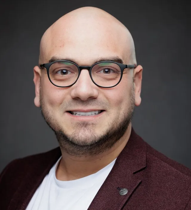 Dr Ahmet Erdi Öztürk
